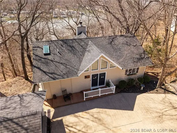 385 Woodland PT, Linn Creek, MO 65052