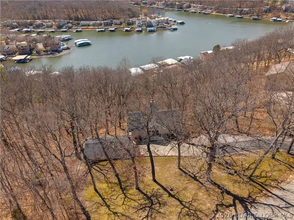 385 Woodland PT, Linn Creek, MO 65052