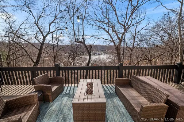 385 Woodland PT, Linn Creek, MO 65052