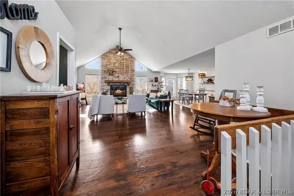 385 Woodland PT, Linn Creek, MO 65052