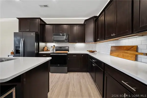 1055 Topsider LN #109, Osage Beach, MO 65065