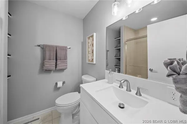 498 Wilmore RD, Lake Ozark, MO 65049