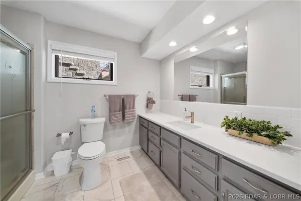 498 Wilmore RD, Lake Ozark, MO 65049