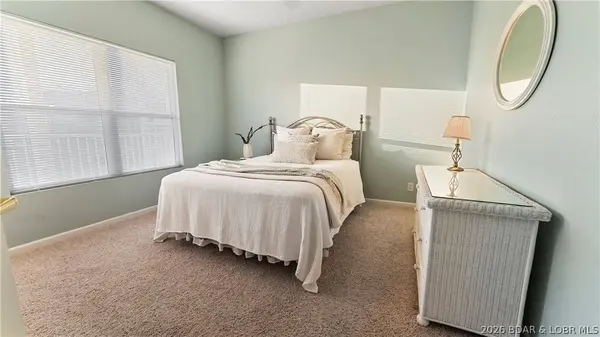 1181 Jeffries RD #B-307, Osage Beach, MO 65065