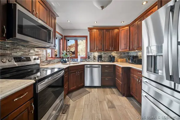 498 Wilmore RD, Lake Ozark, MO 65049