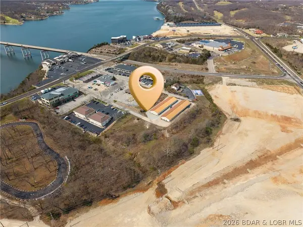 128 Crossings East DR, Lake Ozark, MO 65049