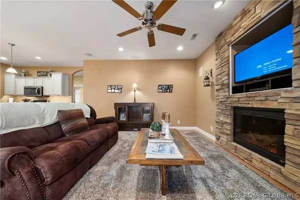 47 Mockingbird RD, Lake Ozark, MO 65049