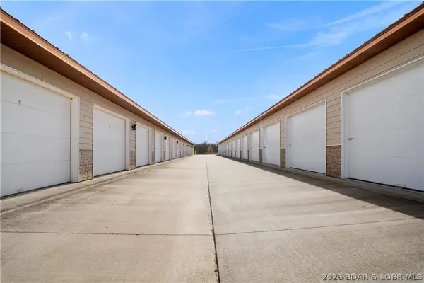 128 Crossings East DR, Lake Ozark, MO 65049