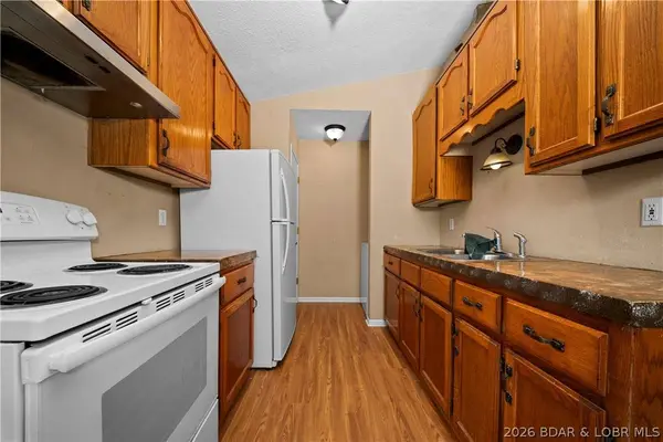 46 Cottage CT, Camdenton, MO 65020