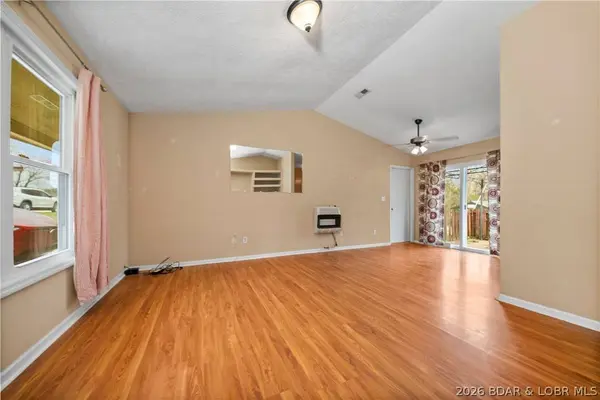 46 Cottage CT, Camdenton, MO 65020