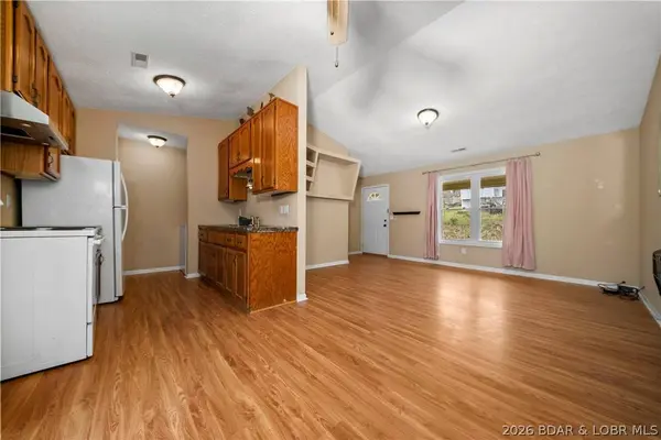 46 Cottage CT, Camdenton, MO 65020