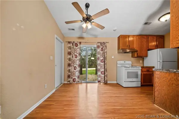 46 Cottage CT, Camdenton, MO 65020