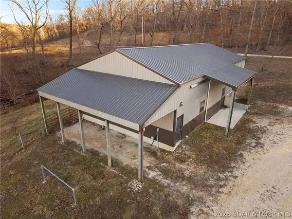 580 Burch Valley RD, Linn Creek, MO 65052