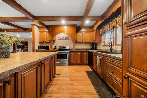 580 Burch Valley RD, Linn Creek, MO 65052