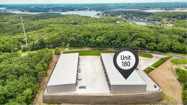 255 Shawnee Bend RD #180, Sunrise Beach, MO 65079