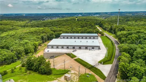 255 Shawnee Bend RD #180, Sunrise Beach, MO 65079