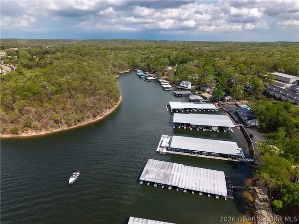 898 Old Toy LN, Osage Beach, MO 65065