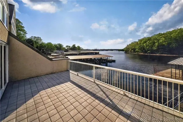 898 Old Toy LN, Osage Beach, MO 65065