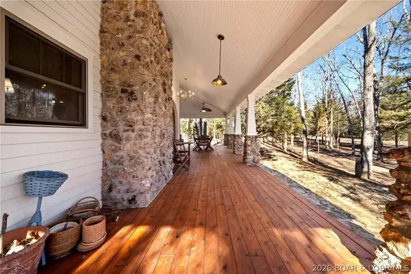 21255 Lark RD, Lebanon, MO 65536