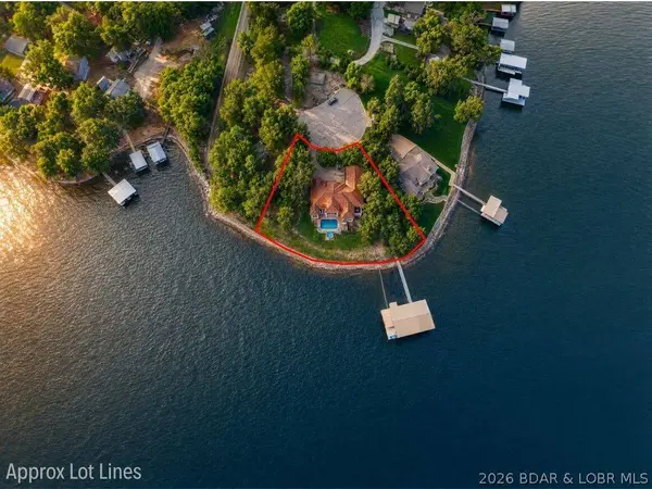 32 Quiet Waters LN, Sunrise Beach, MO 65079