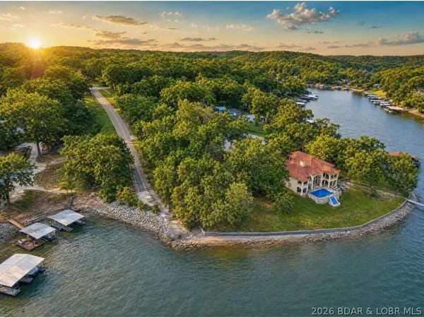 32 Quiet Waters LN, Sunrise Beach, MO 65079