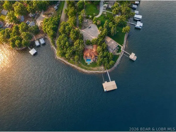 32 Quiet Waters LN, Sunrise Beach, MO 65079