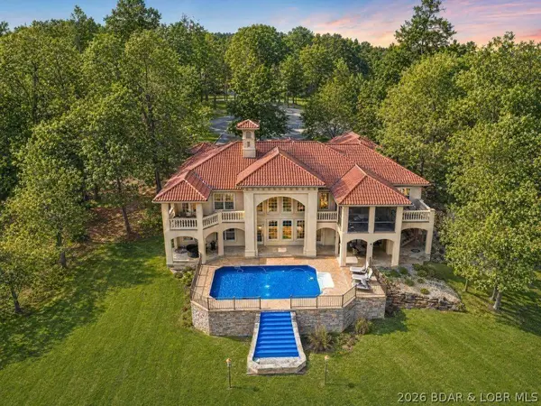 32 Quiet Waters LN, Sunrise Beach, MO 65079