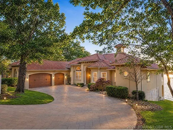 32 Quiet Waters LN, Sunrise Beach, MO 65079