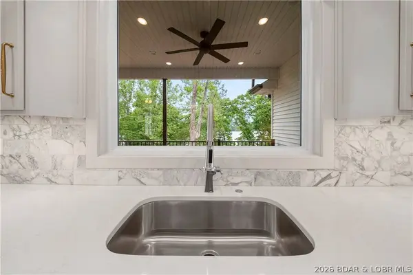 167 Turnbridge LN, Sunrise Beach, MO 65079