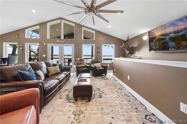 32341 Island View RD, Gravois Mills, MO 65037