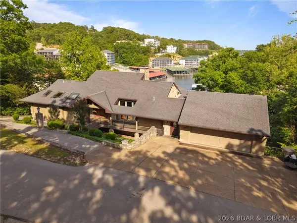 56 Black Hawk TER, Lake Ozark, MO 65049