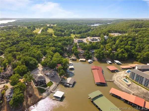 56 Black Hawk TER, Lake Ozark, MO 65049