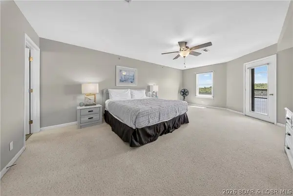 222 Park Place LN #3C, Kaiser, MO 65047