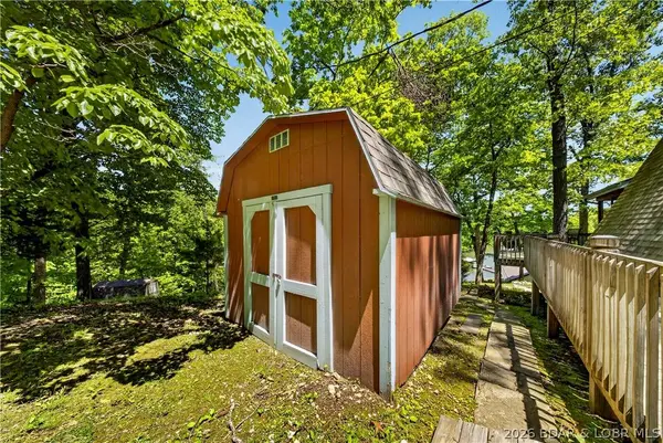 33 Cove RD, Rocky Mount, MO 65072