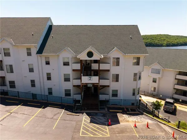 222 Park Place LN #3C, Kaiser, MO 65047
