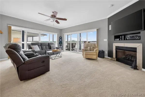 151 Upper Monarch Cove DR #6D, Lake Ozark, MO 65049