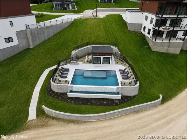 6 Forest Lake CIR, Lake Ozark, MO 65049