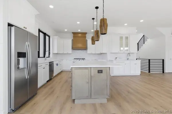 6 Forest Lake CIR, Lake Ozark, MO 65049