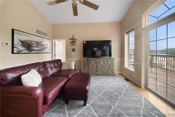 2247 Breezy Acres, Osage Beach, MO 65065