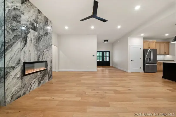 388 Via Appia DR, Sunrise Beach, MO 65079
