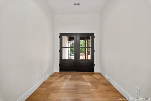 388 Via Appia DR, Sunrise Beach, MO 65079
