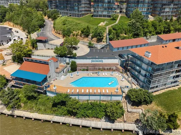 372 W Palisades DR #4A, Lake Ozark, MO 65049