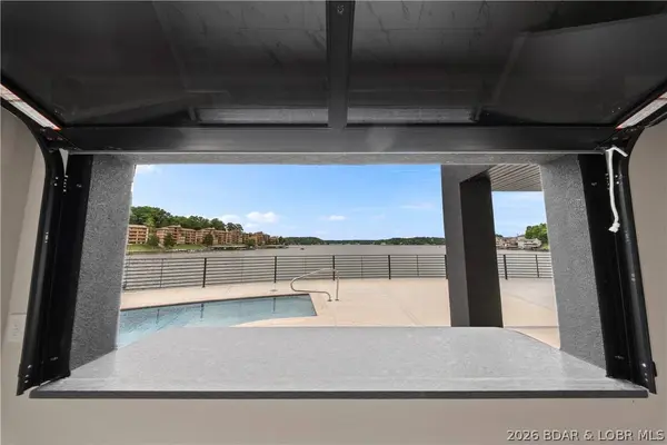 439 Redbud LN, Lake Ozark, MO 65049
