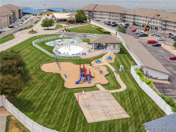 1200 Lands End Pkwy #222, Osage Beach, MO 65065