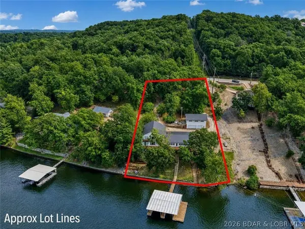 1117 Dogwood RD, Lake Ozark, MO 65049