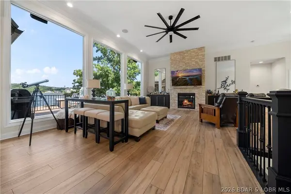 851 Via Appia DR, Sunrise Beach, MO 65079
