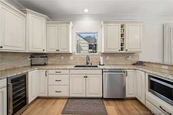 851 Via Appia DR, Sunrise Beach, MO 65079