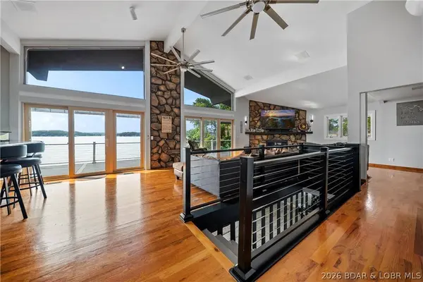 2533 Bittersweet RD, Lake Ozark, MO 65049
