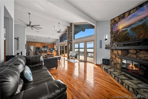 2533 Bittersweet RD, Lake Ozark, MO 65049