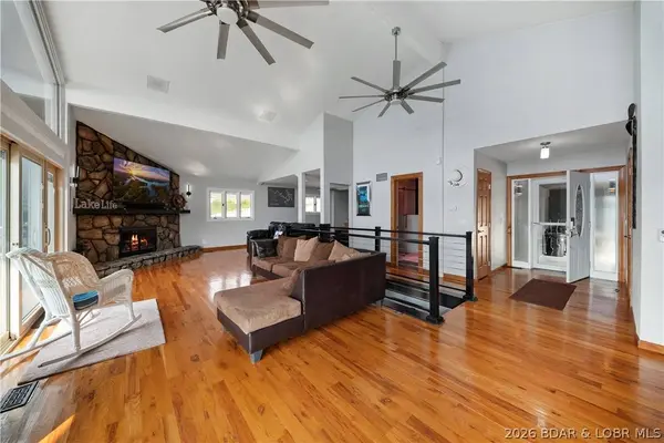 2533 Bittersweet RD, Lake Ozark, MO 65049